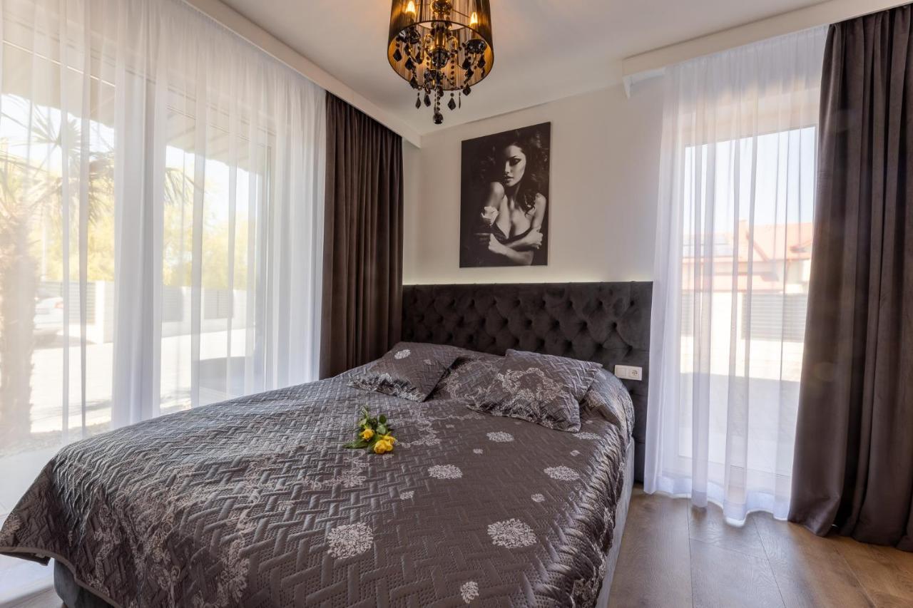 Sunrise Apartaments Luxury Ровы Экстерьер фото